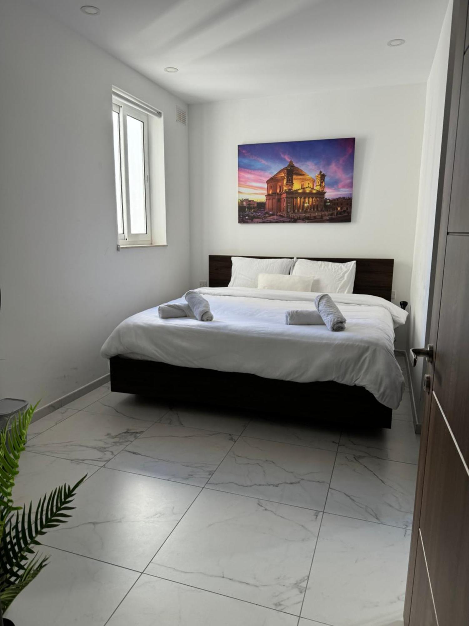 בירקירקארה Designer 3 Bedroom And 3 Bathroom Apartment In Swatar מראה חיצוני תמונה