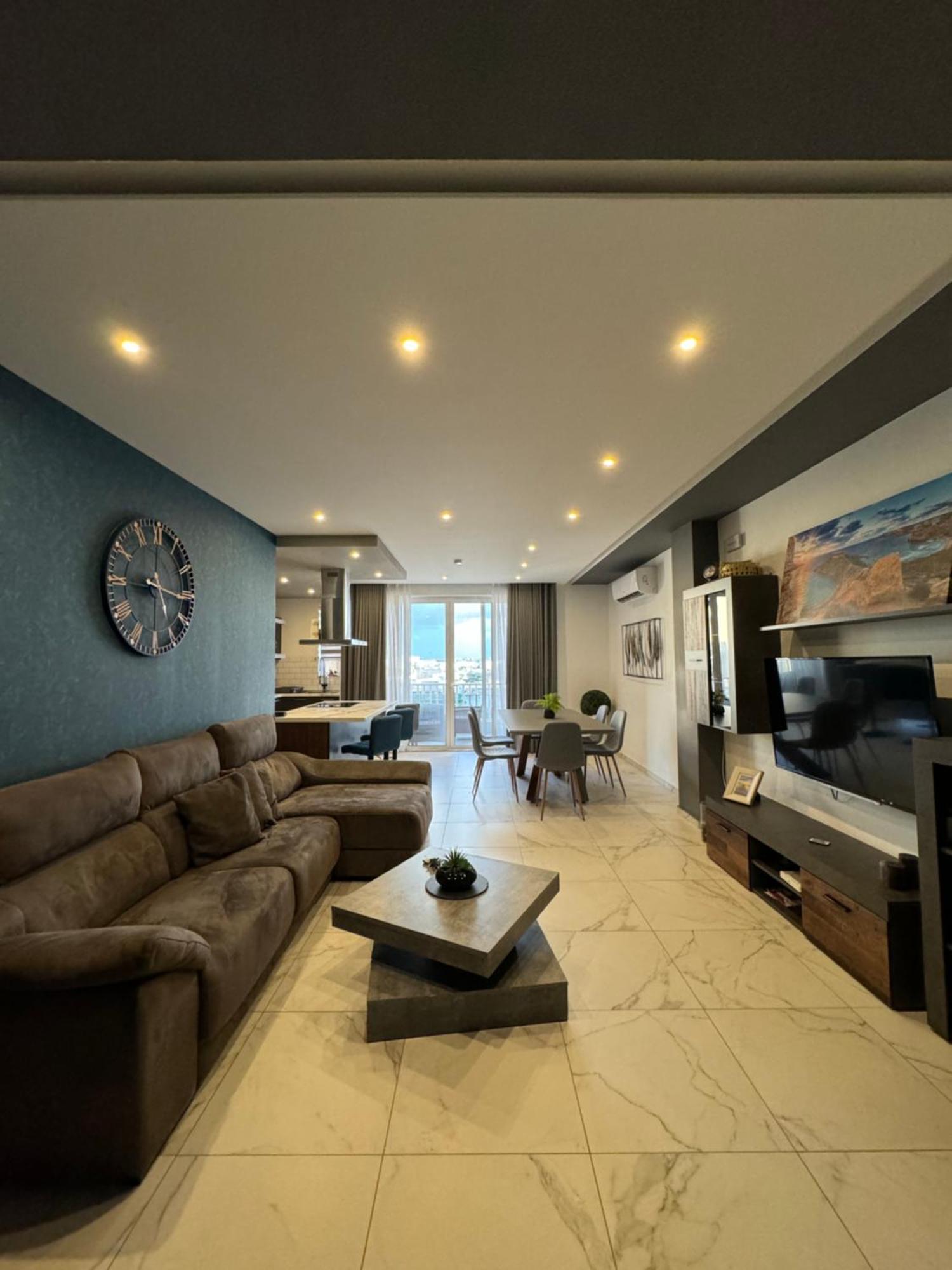 בירקירקארה Designer 3 Bedroom And 3 Bathroom Apartment In Swatar מראה חיצוני תמונה